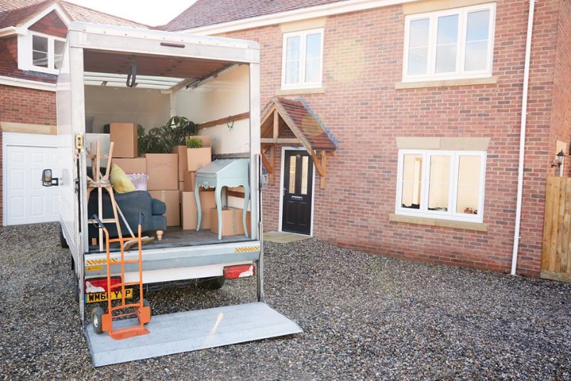 Flat Clearance in Milton Keynes with Complimentary Quotes